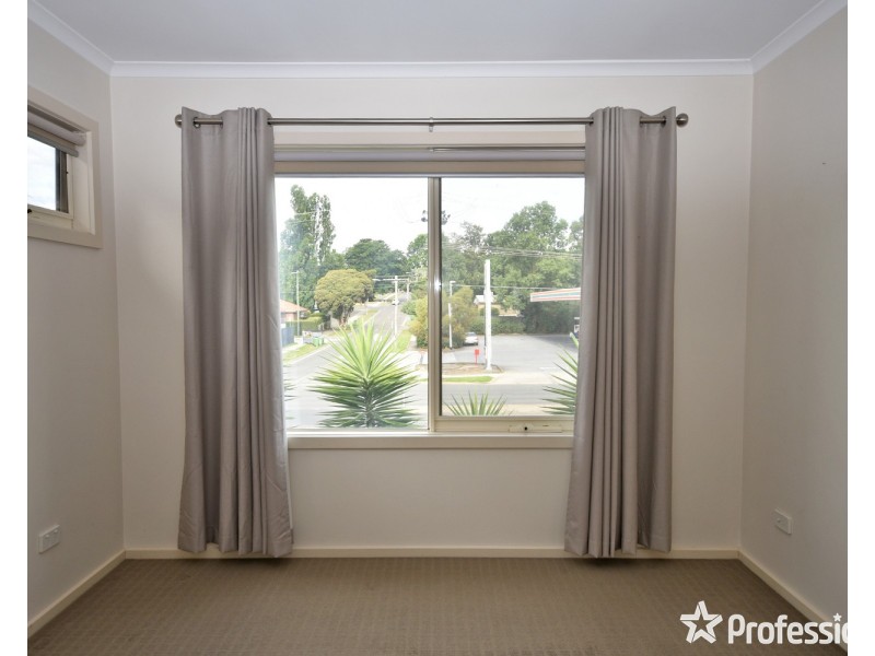 2 Heath Close, Mooroolbark VIC 3138
