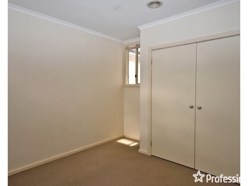 2 Heath Close, Mooroolbark VIC 3138