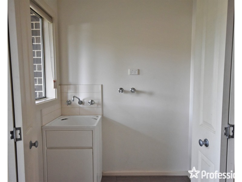 2 Heath Close, Mooroolbark VIC 3138