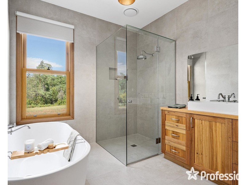 565 Thonemans Road, Hoddles Creek VIC 3139