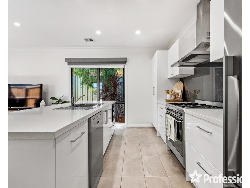 10a Geoffrey Drive, Kilsyth VIC 3137