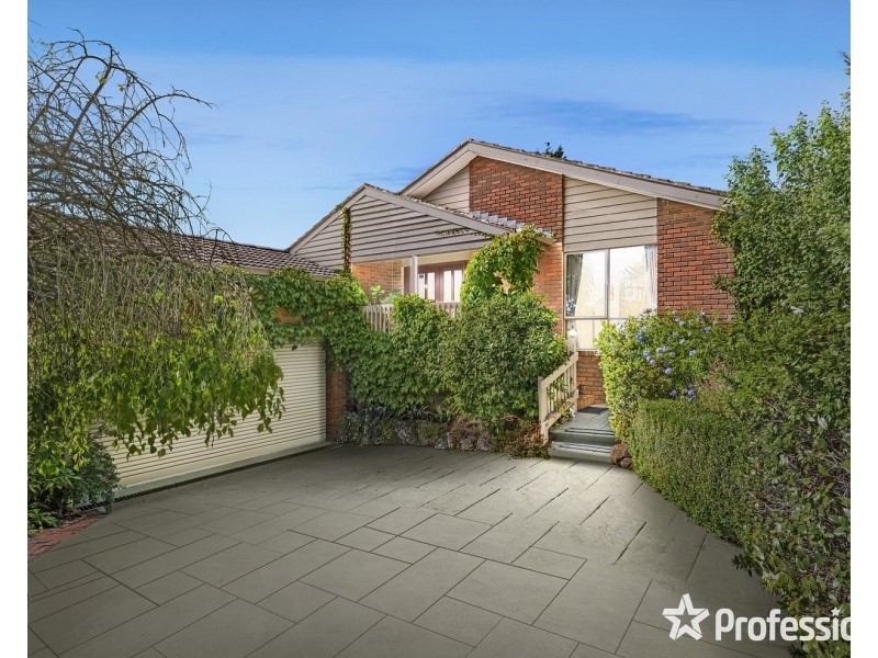 2 French Close, Mooroolbark VIC 3138