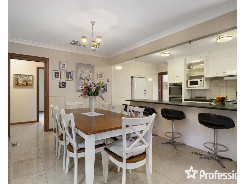 2 French Close, Mooroolbark VIC 3138
