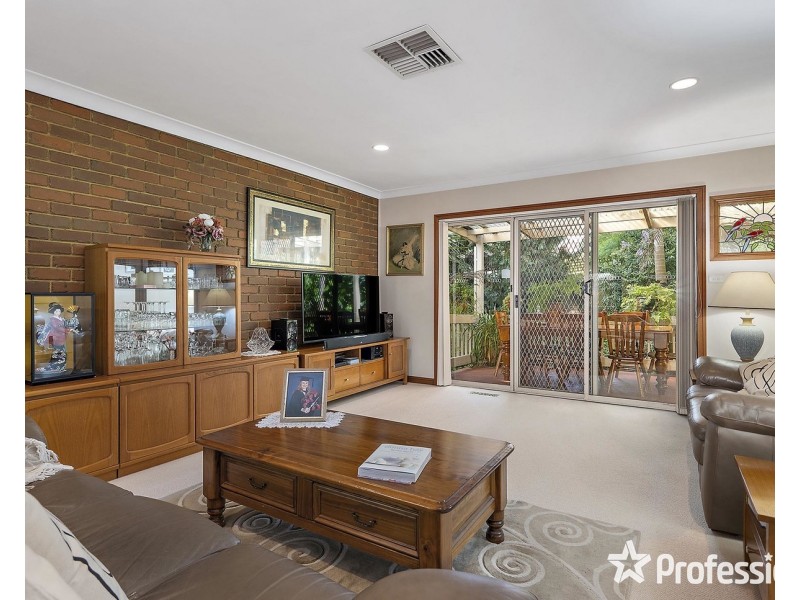 2 French Close, Mooroolbark VIC 3138