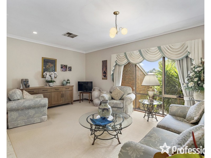 2 French Close, Mooroolbark VIC 3138
