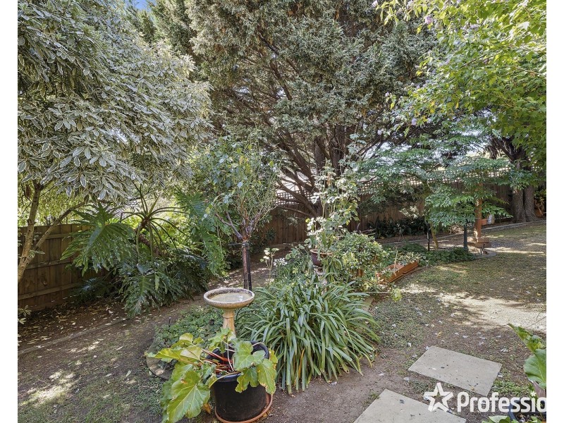 2 French Close, Mooroolbark VIC 3138