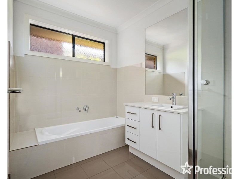 1A Yuruga Court, Mooroolbark VIC 3138
