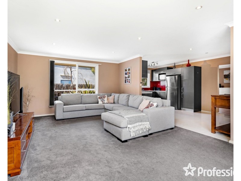 1/8 Mersey Road, Kilsyth VIC 3137