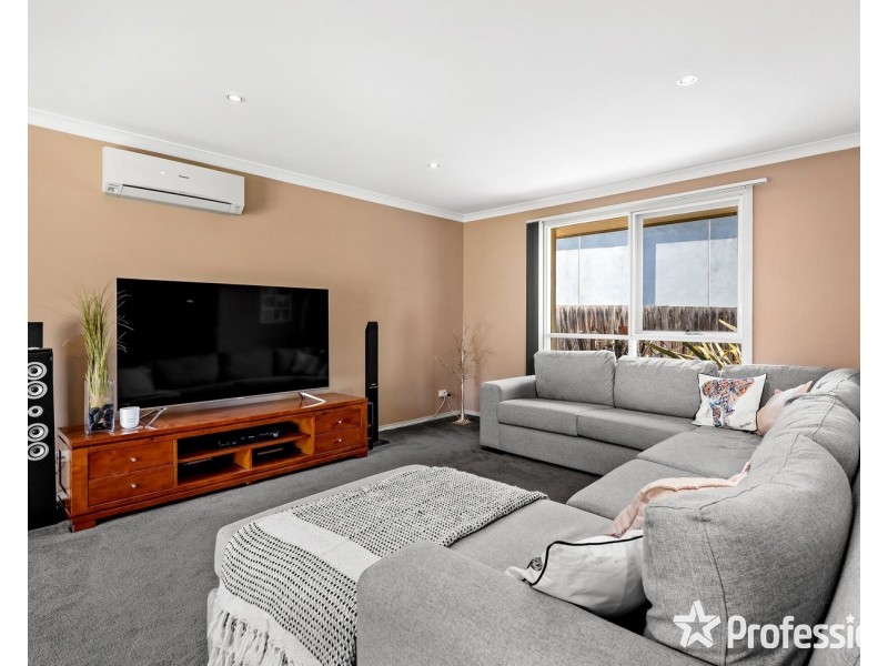 1/8 Mersey Road, Kilsyth VIC 3137