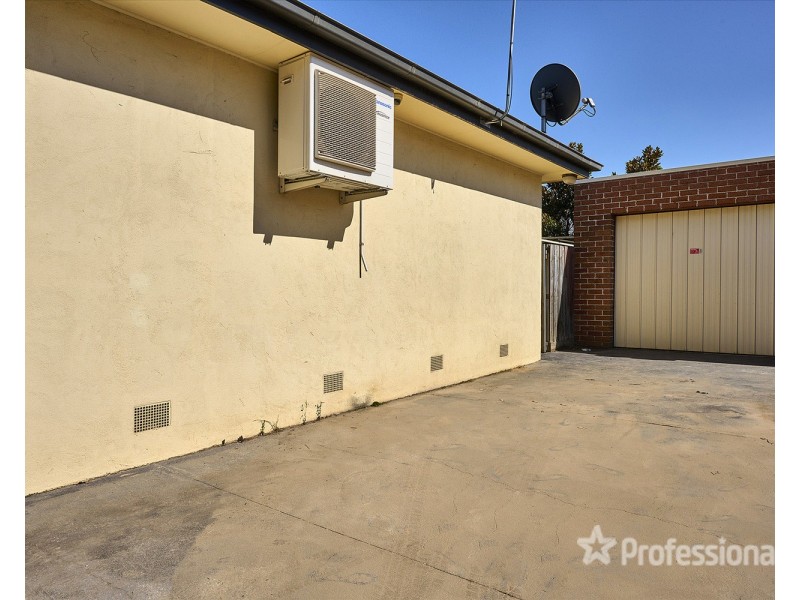 1/8 Mersey Road, Kilsyth VIC 3137