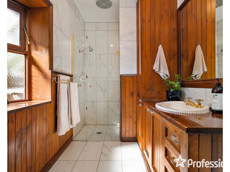 326 Mount Dandenong Road, Croydon VIC 3136