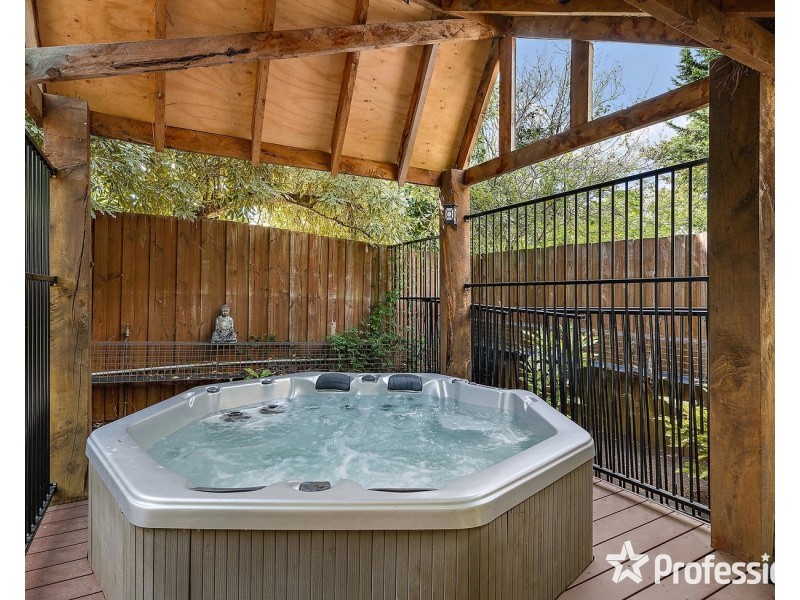 326 Mount Dandenong Road, Croydon VIC 3136