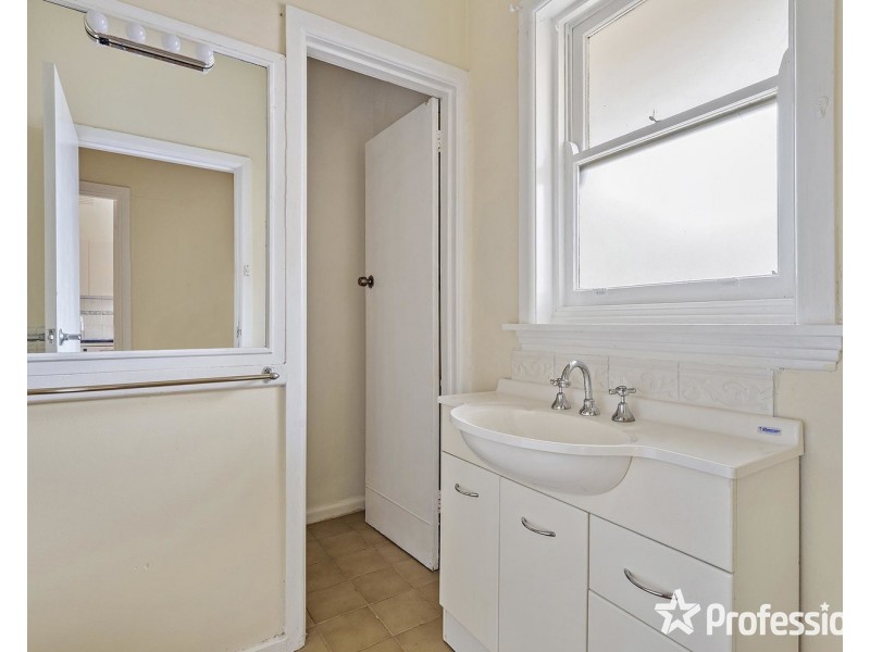 80 Hull Road, Croydon VIC 3136