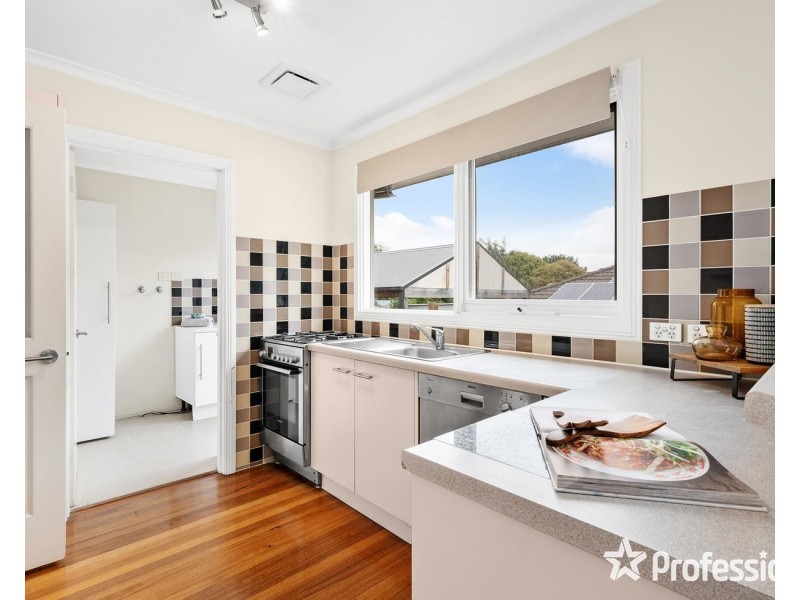 15 Kalimna Street, Mooroolbark VIC 3138