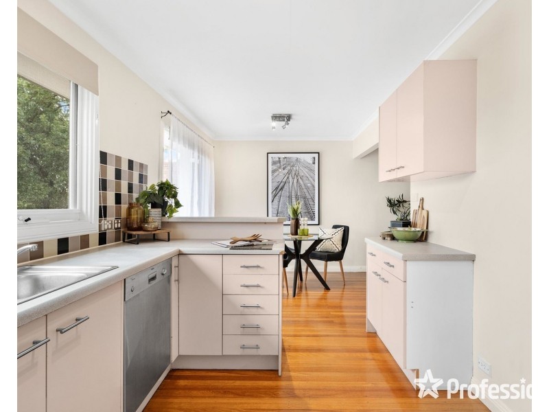 15 Kalimna Street, Mooroolbark VIC 3138