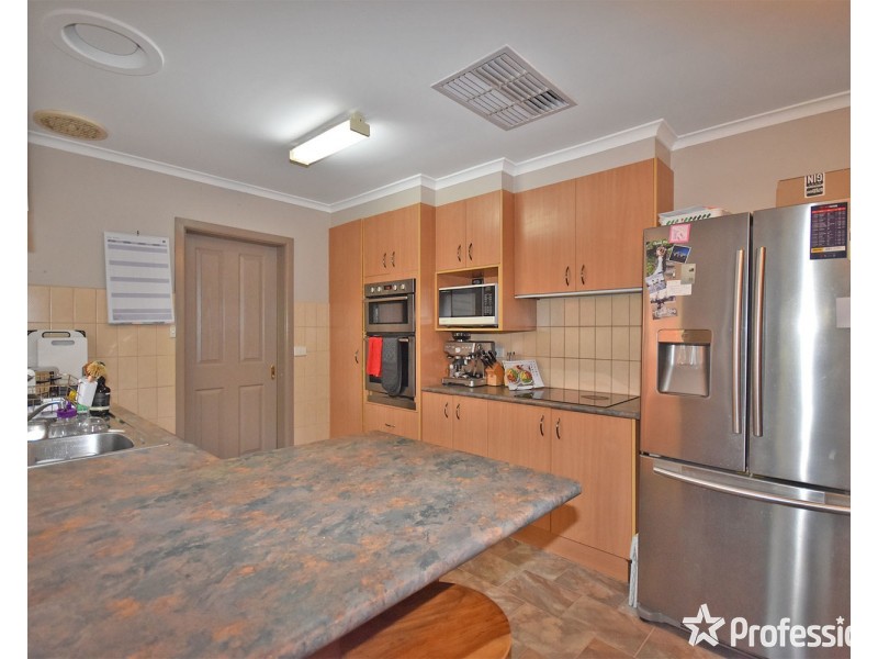 4 Powell Street, Croydon VIC 3136