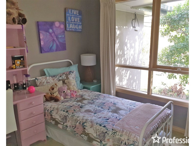 4 Powell Street, Croydon VIC 3136