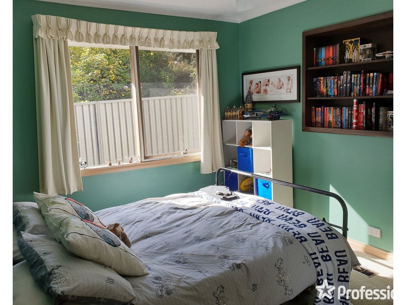 4 Powell Street, Croydon VIC 3136