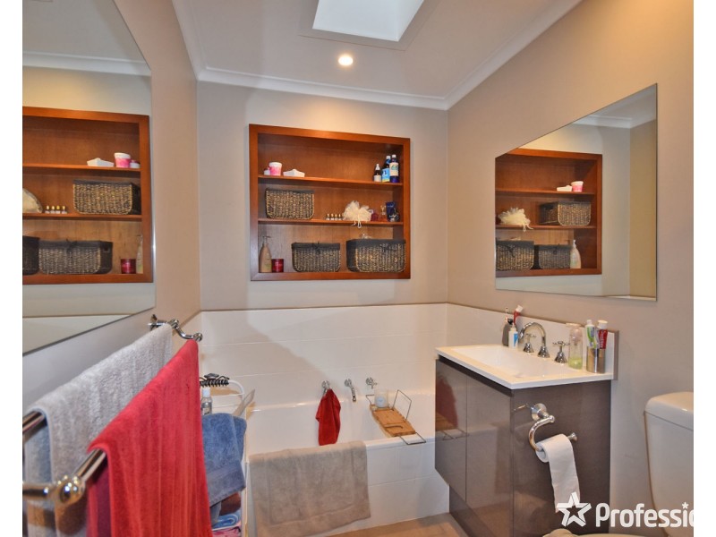 4 Powell Street, Croydon VIC 3136