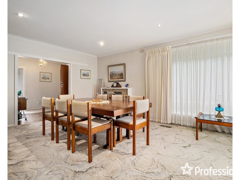 46 Longfellow Avenue, Mooroolbark VIC 3138