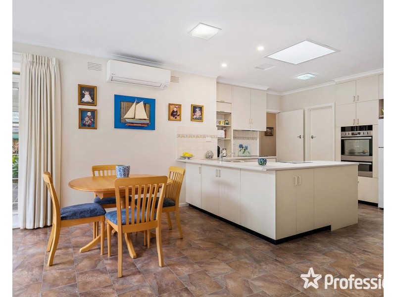 46 Longfellow Avenue, Mooroolbark VIC 3138