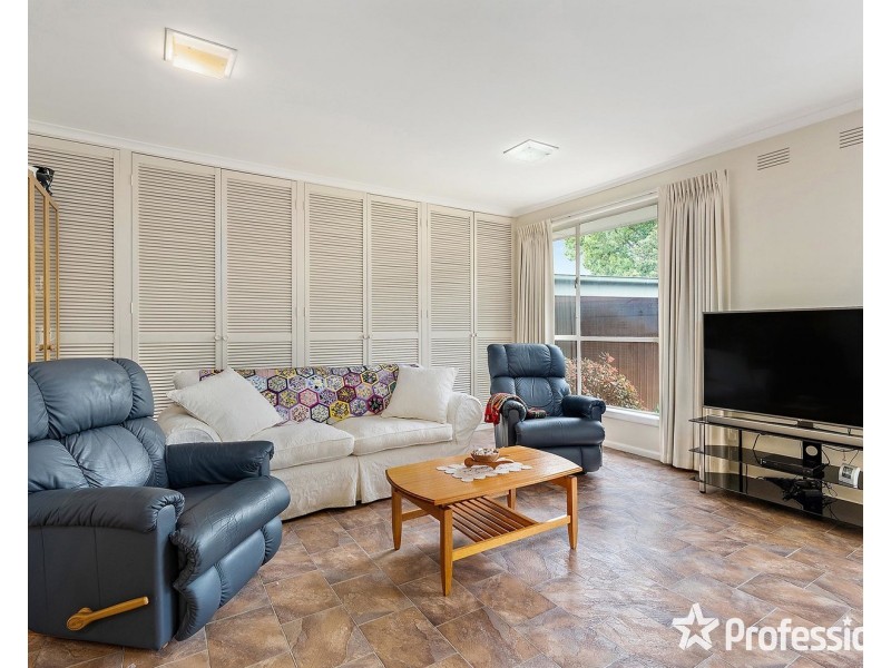 46 Longfellow Avenue, Mooroolbark VIC 3138