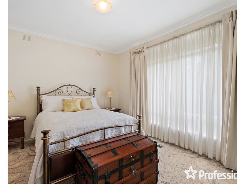 46 Longfellow Avenue, Mooroolbark VIC 3138