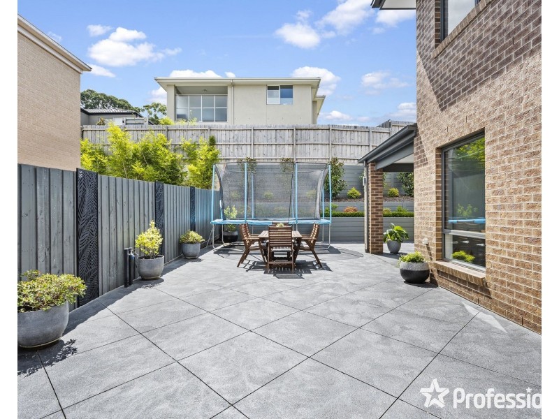 13 Huntly Avenue, Mooroolbark VIC 3138