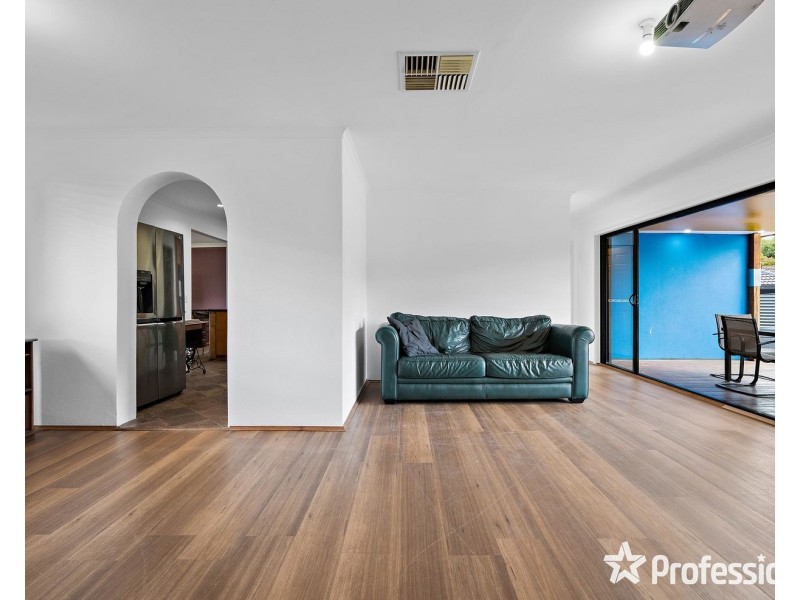 24 Arkarra Court, Mooroolbark VIC 3138