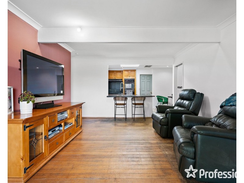 24 Arkarra Court, Mooroolbark VIC 3138