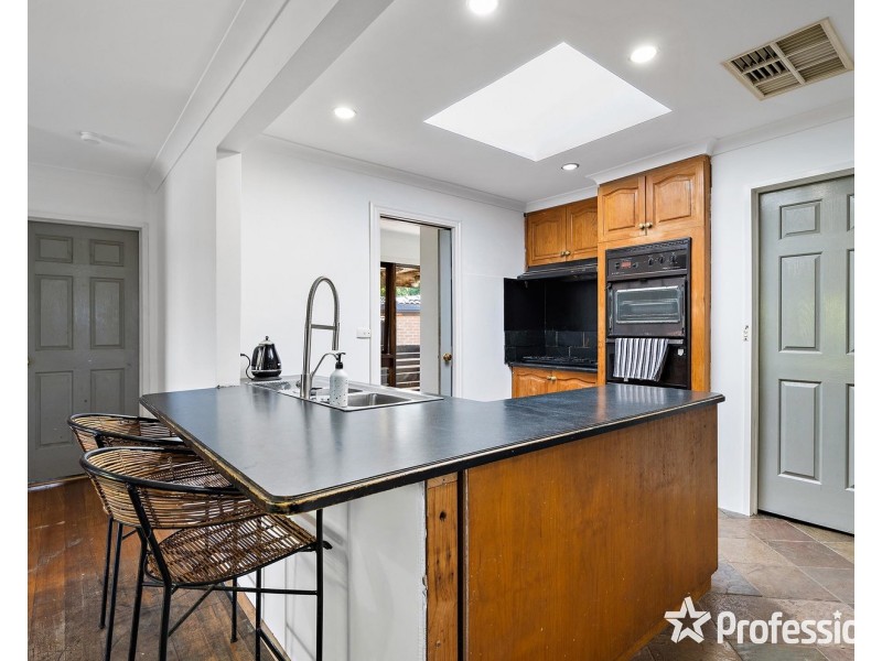 24 Arkarra Court, Mooroolbark VIC 3138