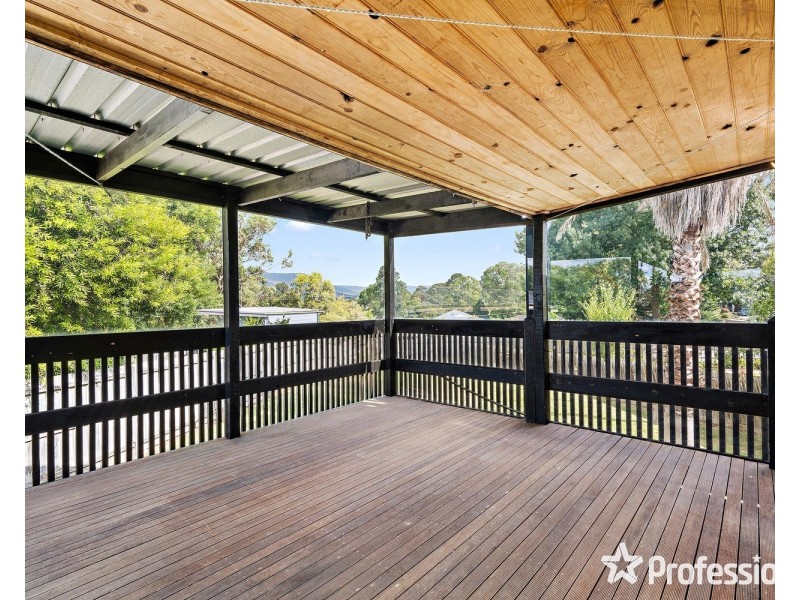 24 Arkarra Court, Mooroolbark VIC 3138