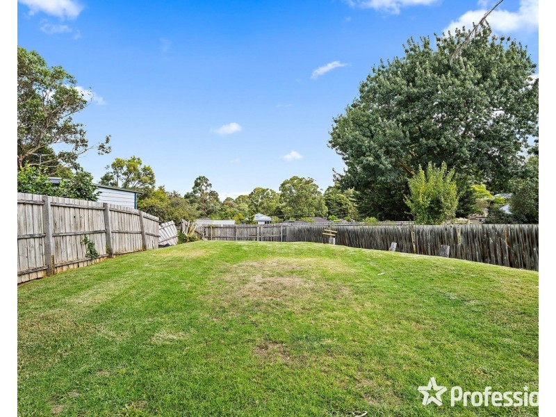 24 Arkarra Court, Mooroolbark VIC 3138