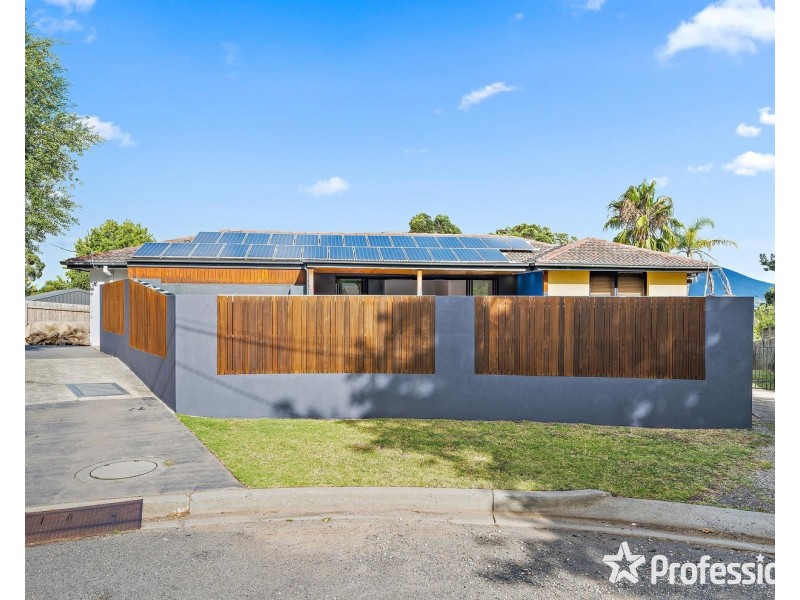 24 Arkarra Court, Mooroolbark VIC 3138
