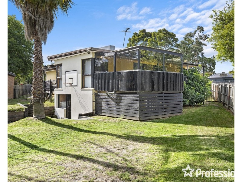 24 Arkarra Court, Mooroolbark VIC 3138