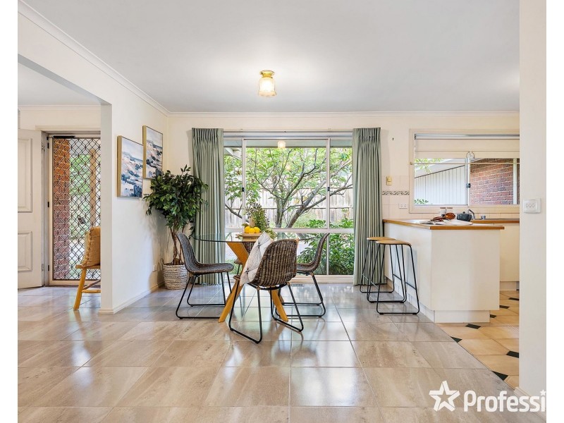 2/7 Emma Road, Croydon VIC 3136