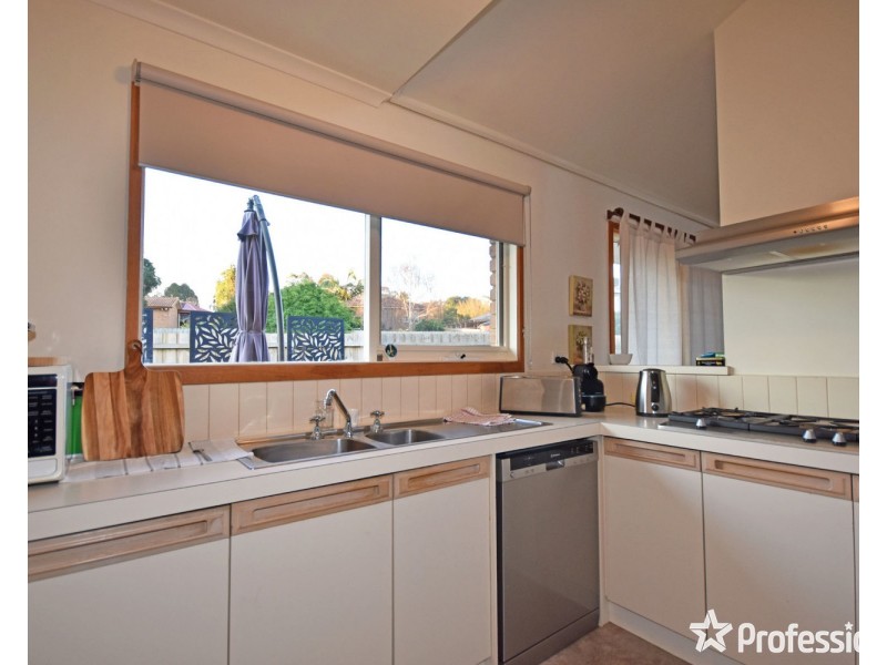 4 Henty Court, Mooroolbark VIC 3138
