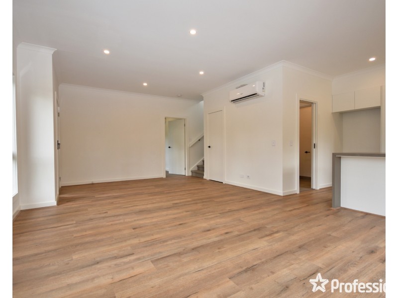 1/5 Stephen Crescent, Croydon VIC 3136