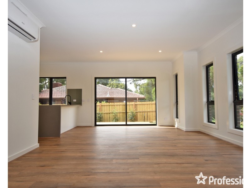 1/5 Stephen Crescent, Croydon VIC 3136