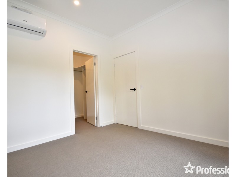 1/5 Stephen Crescent, Croydon VIC 3136