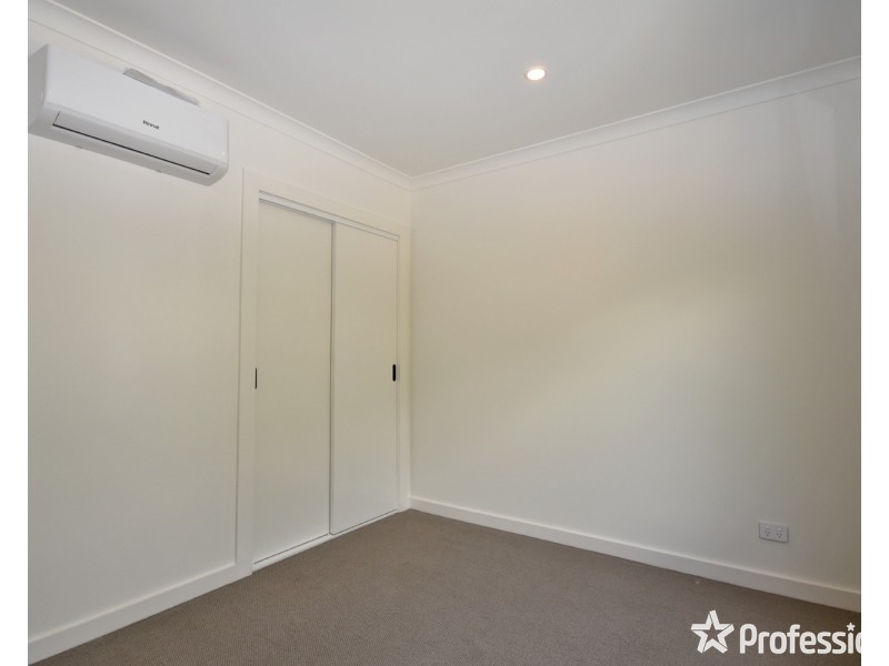 1/5 Stephen Crescent, Croydon VIC 3136