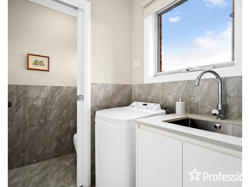 4 Raffaele Close, Lilydale VIC 3140