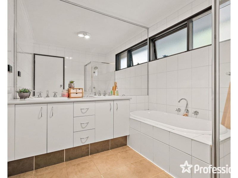 2 Hawkins Road, Montrose VIC 3765