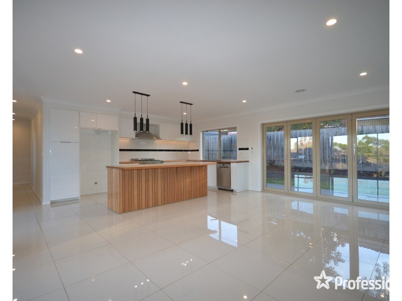 5A Thornton Court, Mooroolbark VIC 3138
