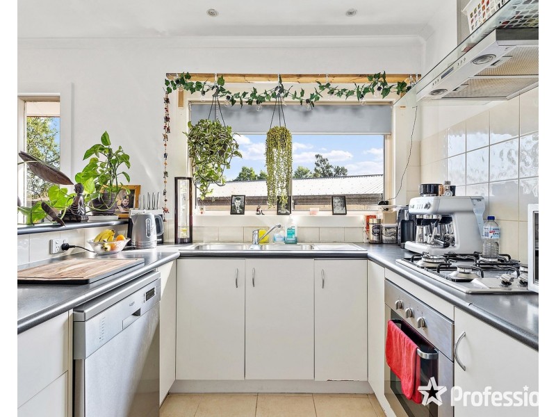16 Mount View Parade, Mooroolbark VIC 3138