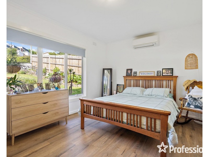 16 Mount View Parade, Mooroolbark VIC 3138