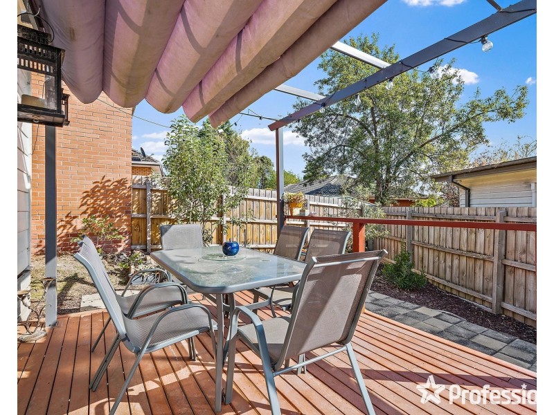 16 Mount View Parade, Mooroolbark VIC 3138