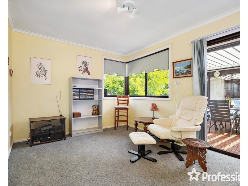 2 Blueberry Road, Mooroolbark VIC 3138