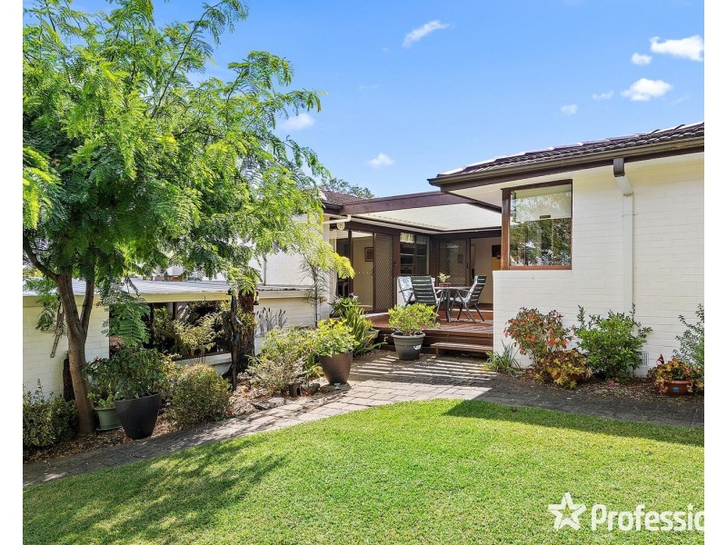 2 Blueberry Road, Mooroolbark VIC 3138