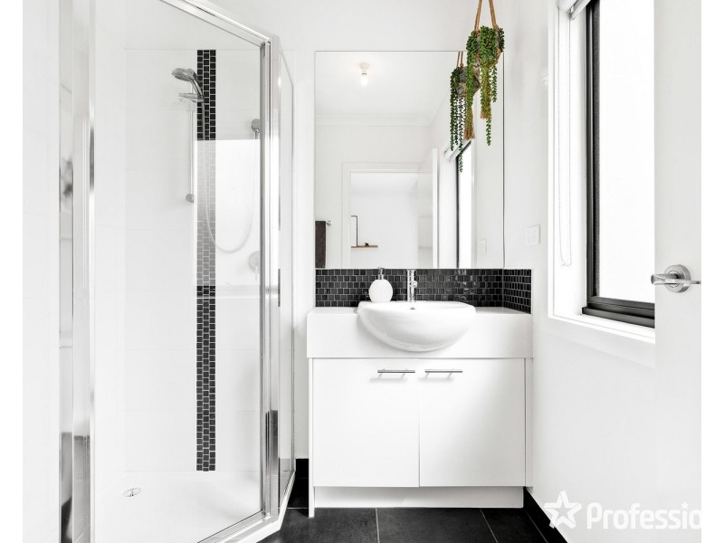 5 Toby Place, Mooroolbark VIC 3138